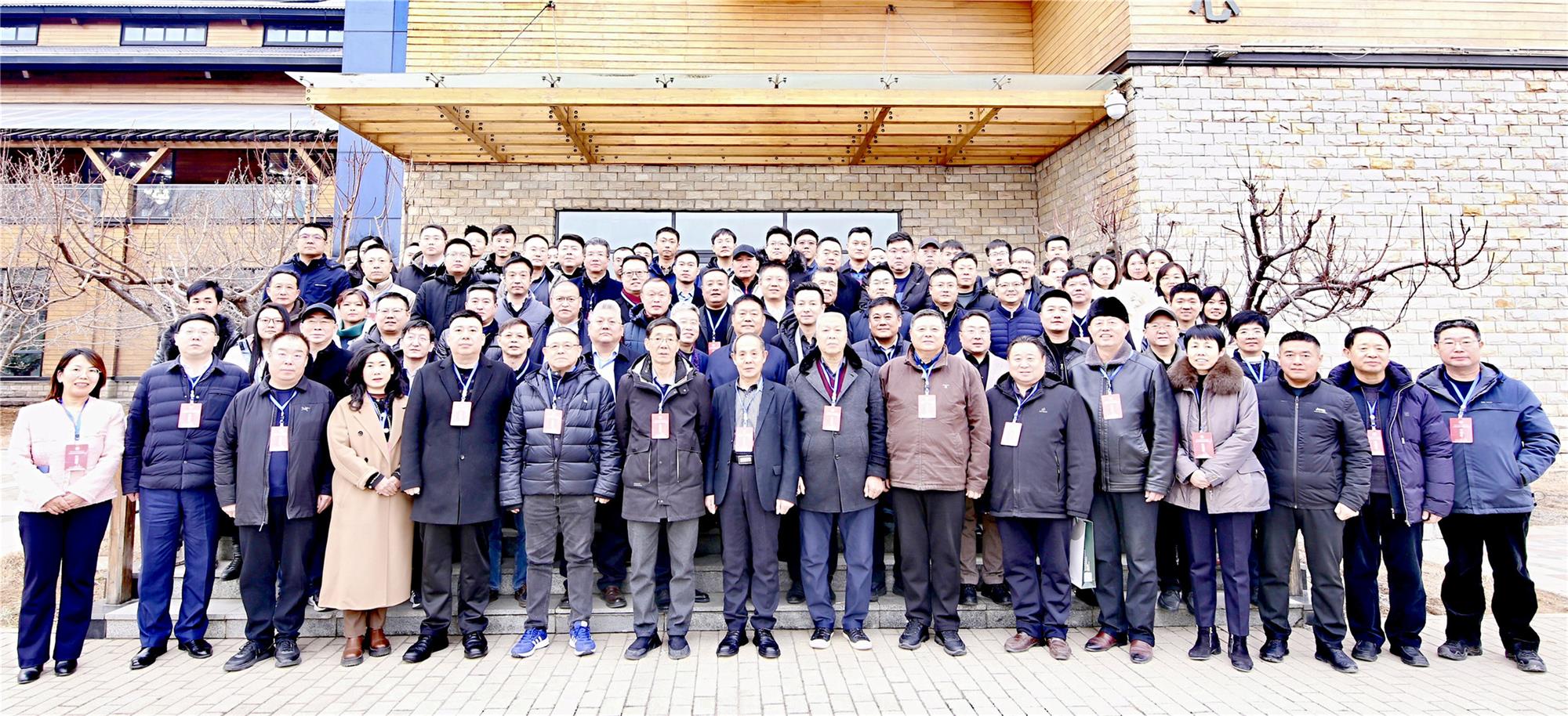 冀裝協(xié)三屆四次理事會(huì)暨常務(wù)理事會(huì)召開(kāi)，常宏榮獲多項(xiàng)獎(jiǎng)項(xiàng)